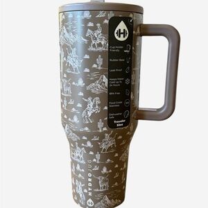 Hydrojug 32oz Desert Drift NWT